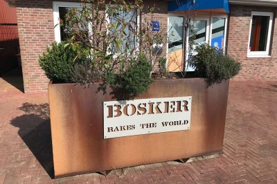 bosker rakes the world