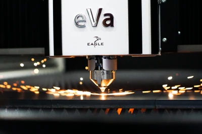 30 kw laserkop van Eagle iNspire lasersnijder bij Hoekman RVS