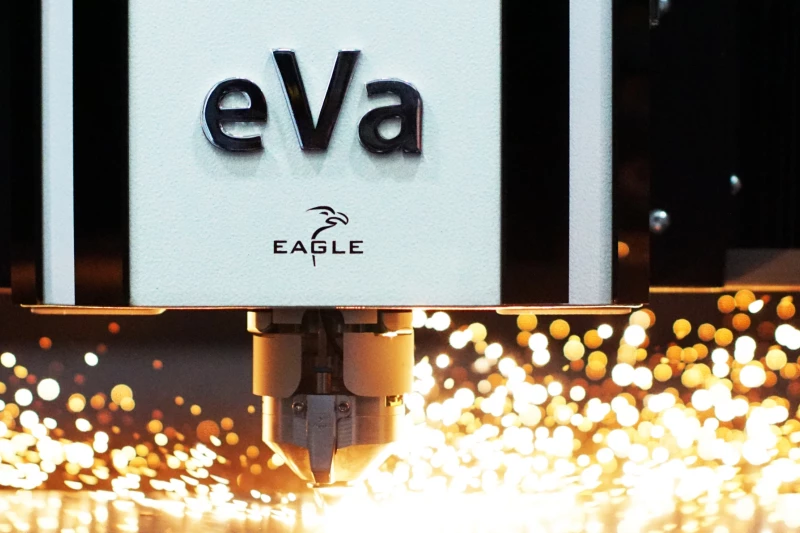 De Eagle 30 kW Lasersnijder. De krachtigste laserkop met hoogste acceleratie ter wereld.